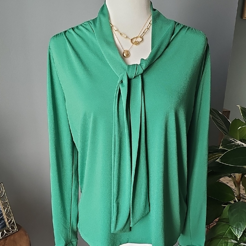 Elegant Green Women's Top